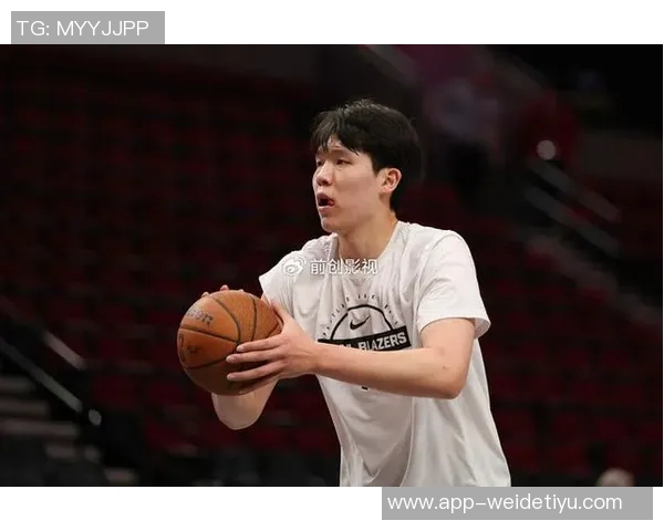 杨瀚森第三节短暂出场两分钟未能触球因掩护犯规被迫下场休息