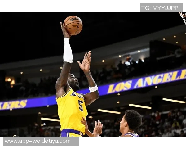 沃特森半场表现惊艳5投4中斩获13分并罚球全中